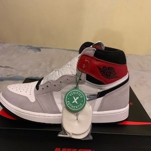 Air Jordan 1 High Smoke Grey